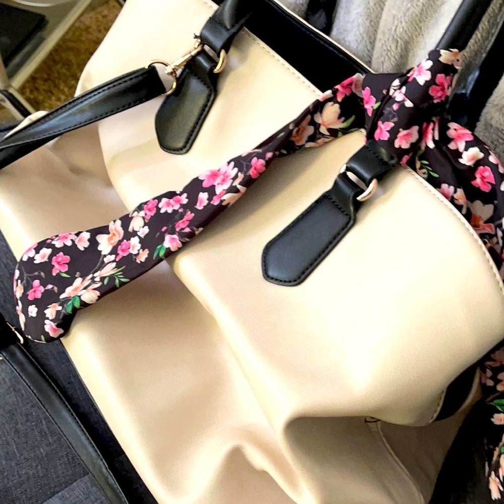 Women’s purse.